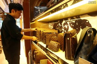 假名牌產業鏈揭秘 200元高仿貨如何翻倍賣千元，理財啟示何在？